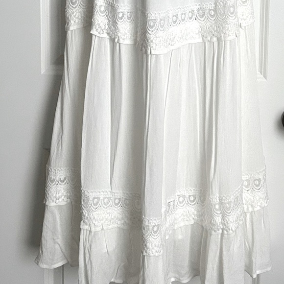 Magnolia Boutique Women’s Boho Vanilla White Crochet V-neck Maxi Dress Size M - Picture 5 of 6